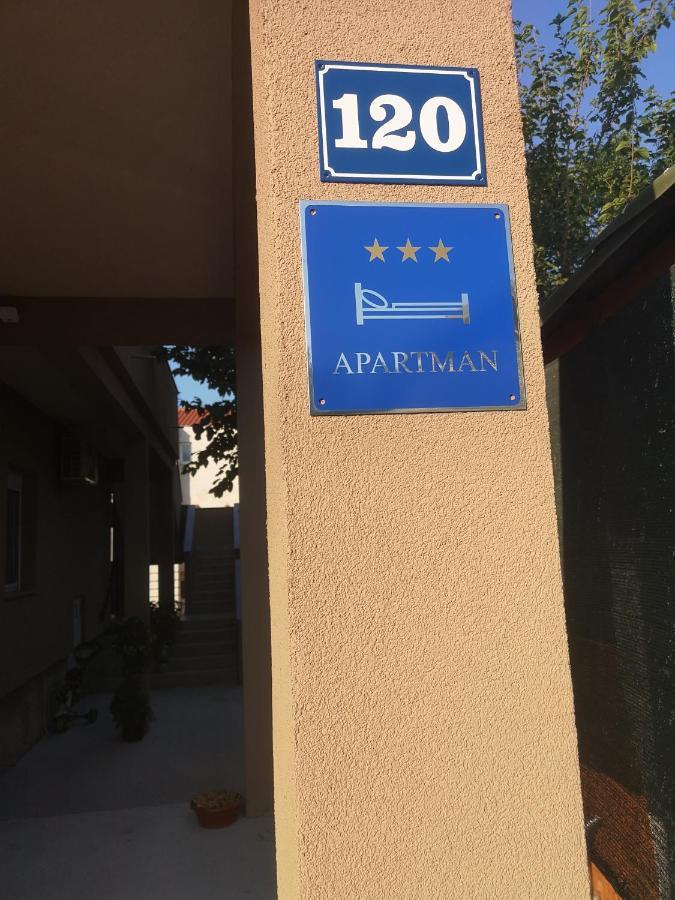 Apartmani Sunce سفيتي بيتار المظهر الخارجي الصورة